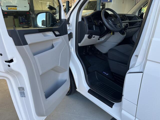 Volkswagen TRANSPORTER Kombi 2.0 TDI L1H1 Incl btw 9-Persoons Personenvervoer Taxi met Airco Telefoonverbinding Groepsvervoer Euro 6