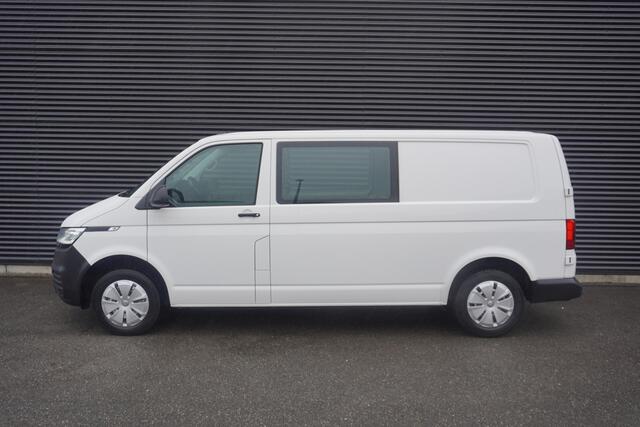 Volkswagen TRANSPORTER 110pk L2H1 Navigatie Achterdeuren Apple carplay LED Camera Parkeersensoren ACC Cruise control