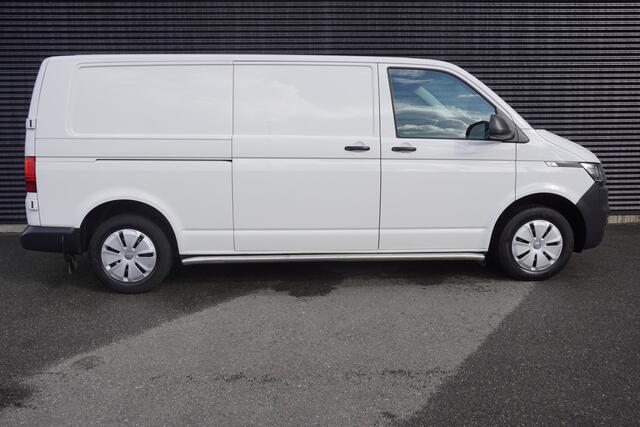 Volkswagen TRANSPORTER L2H1 110pk L2H1 Camera Apple Carplay Airco Cruise control 3-zits