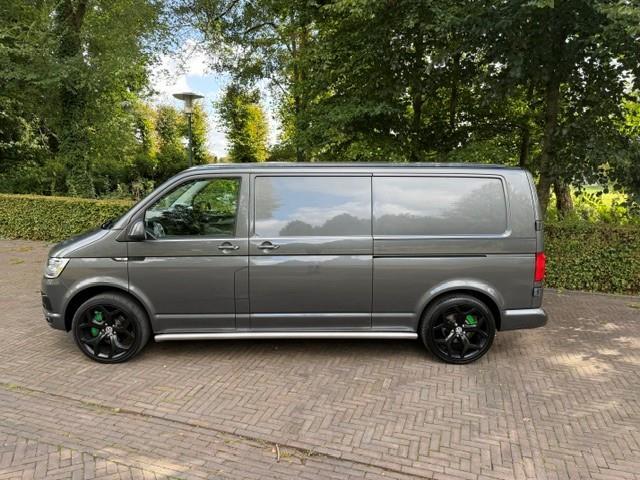 Volkswagen TRANSPORTER 2.0TDI 150PK DSG L2H1 highline/Xenon/Trekhaak/Leer/Bulli/Schuifdeur Links/APK