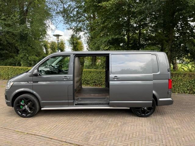 Volkswagen TRANSPORTER 2.0TDI 150PK DSG L2H1 highline/Xenon/Trekhaak/Leer/Bulli/Schuifdeur Links/APK
