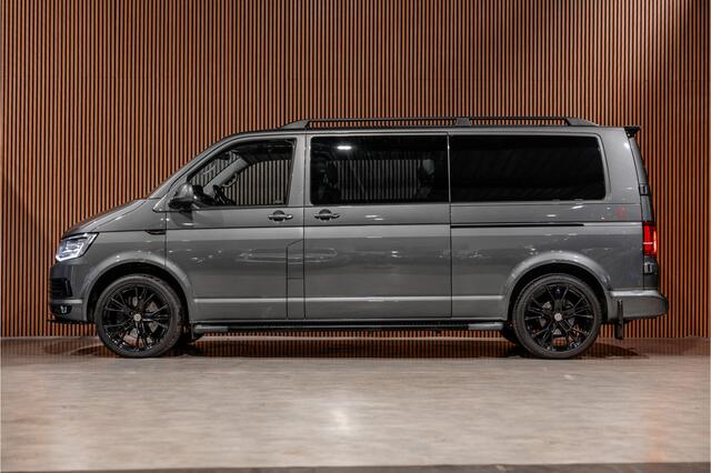 Volkswagen TRANSPORTER 2.0 TDI L2H1 DC 4Motion Highline | Schuifdak | ACC | Bi-Xenon | L+R Schuifdeur | Trekhaak | Camera | Navigatie | Lederen bekleding | Stoelverwarming | DAB | CarPlay | Nieuwe APK