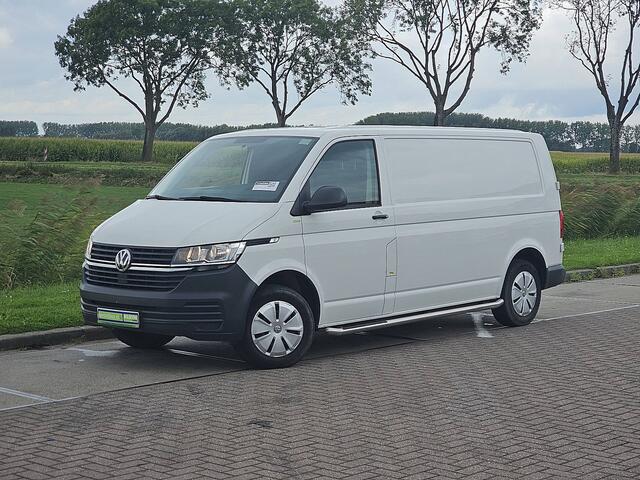 Volkswagen TRANSPORTER 2.0 TDI L2H1 Cruise control, Airco, Pdc, Stoelverwarming, Trekhaak, 3-Zits
