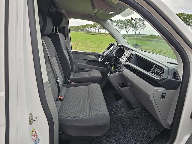 Volkswagen TRANSPORTER 2.0 TDI L2H1 Cruise control, Airco, Pdc, Stoelverwarming, Trekhaak, 3-Zits