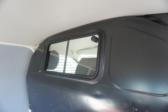 Volkswagen TRANSPORTER 150pk Automaat L1H1 Apple Carplay Parkeersensoren Cruise control Achterdeuren Airco 3-Zits