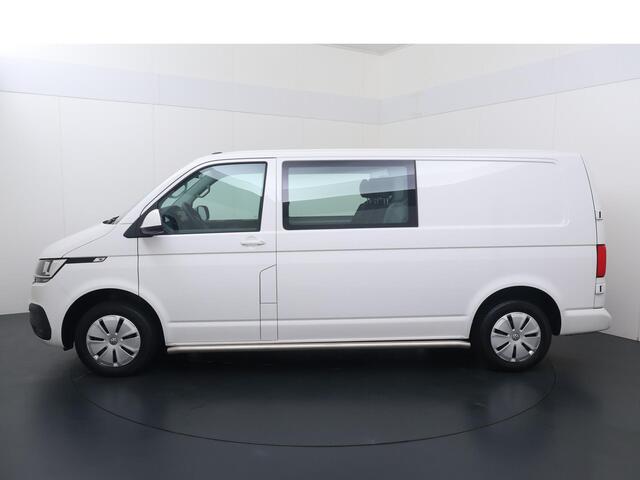 Volkswagen TRANSPORTER 2.0 TDI L2H1 30 DC Highline | 110 pk | Trekhaak | Airco | Cruise control | Navigatiesysteem | Parkeersensoren | Apple Carplay / Android Auto |