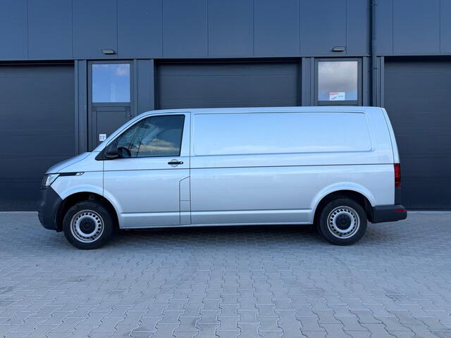 Volkswagen TRANSPORTER 2.0 TDI L2H1 28 / 150 PK / ACC / CLIMA / CARPLAY / werkplaatsinrichting