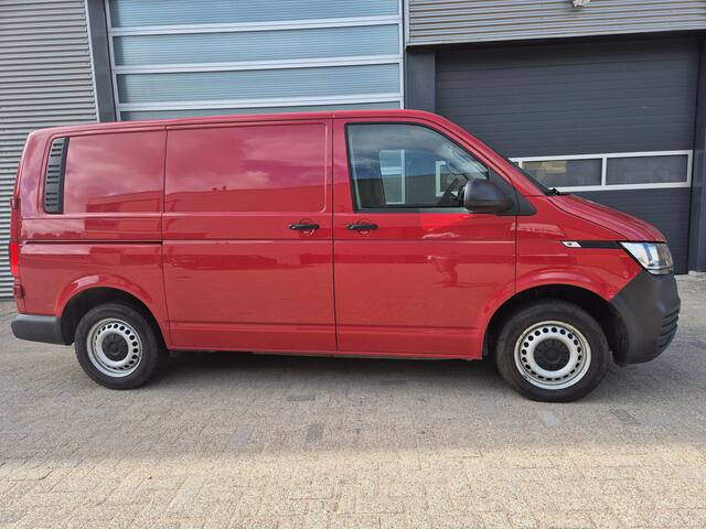 Volkswagen TRANSPORTER 2.0 TDI 4Motion SPER|LOCK camera zeer mooie bus 2500kg trekhaak DAB APPLE