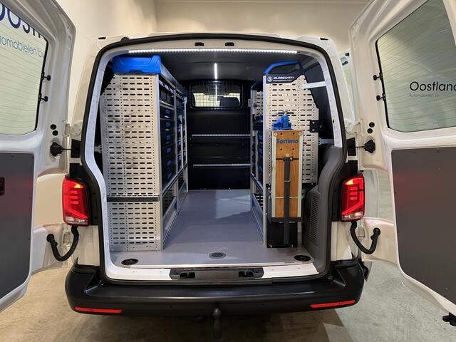 Volkswagen TRANSPORTER 2.0 TDI L1H1 150 PK Servicebus / Sortimo Inrichting / Euro 6 / 220V. / Airco / CarPlay / Camera / Cruise Control / Trekhaak / 3-Zits / – foto 4