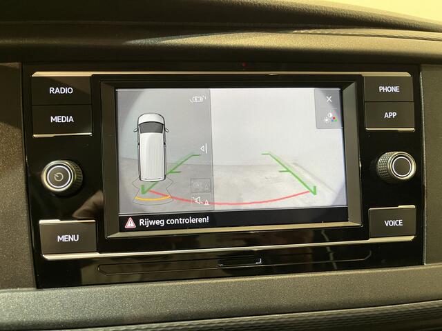 Volkswagen TRANSPORTER 2.0 TDI L1H1 150 PK Servicebus / Sortimo Inrichting / Euro 6 / 220V. / Airco / CarPlay / Camera / Cruise Control / Trekhaak / 3-Zits / – foto 10