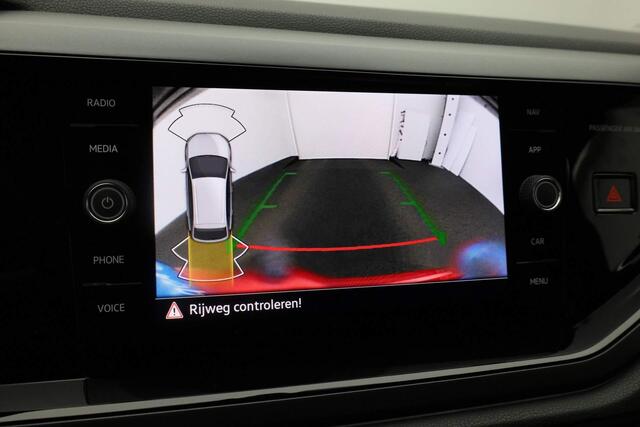 Volkswagen Taigo R-Line Business 1.5 TSI 110 kW / 150 pk DSG | Black Style | Pano | IQ Light | Keyless | Navi | Camera | ACC | 18 inch | Apple Carplay / Android Auto