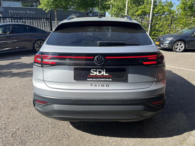 Volkswagen Taigo 1.0 TSI Style 110PK! // LED // CRUISE // NAVI+CARPLAY // STOELVERWARMING //