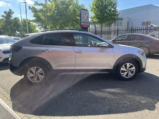 Volkswagen Taigo 1.0 TSI Style 110PK! // LED // CRUISE // NAVI+CARPLAY // STOELVERWARMING //
