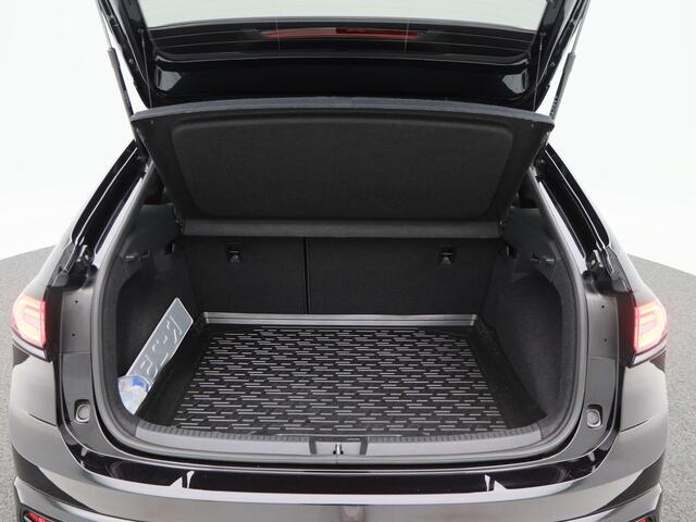 Volkswagen Taigo 1.0 TSi 110 Pk Automaat R-Line Business | Full LED | Trekhaak | Navigatie | Camera | 18 Inch | Privacy Glass | Stoelverwarming | 71.581 Km!!