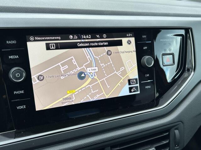 Volkswagen Taigo 1.0 Tsi 110pk DSG R-Line Business · Camera · Panoramadak · Apple/Android Car Play · Navi · P-Sensoren · Stoelverwarming · 1