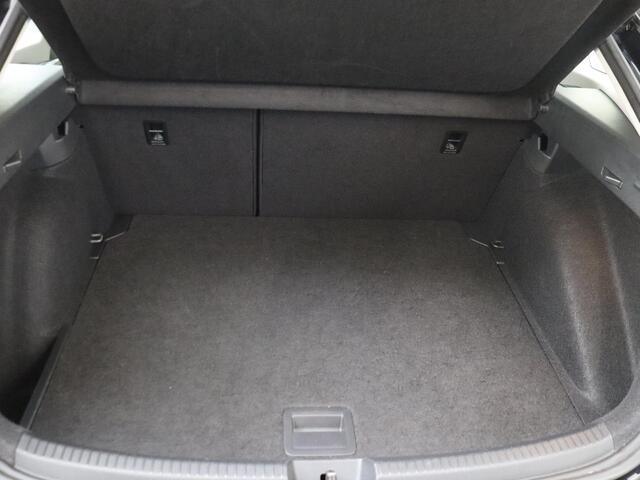 Volkswagen Taigo 1.0 TSI Life | Keyless | Achteruitrijcamera | Navigatie | Stoelverwarming | Adaptieve cruise control | CarPlay | Draadloze telefoonlader |