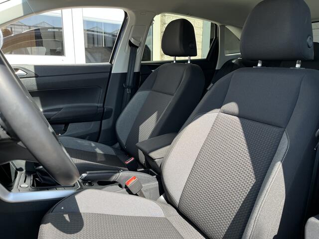Volkswagen Taigo 1.0 TSI Life Edition / AUTOMAAT/ GARANTIE TM 08-2028/ KEYLESS/ ADAPT. CRUISE/ APP-CONNECT/ NAVI/ PARK. SENSOREN + CAMERA/ AIRCO/ DIGITAL DASH/ DAB/ LED/ 17" LMV