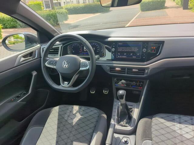 Volkswagen Taigo 1.0 TSI 110 PK R-Line / Panoramadak / LED / Virtual Cockpit / App Connect / Camera / Donkerglas / 19'' LMV