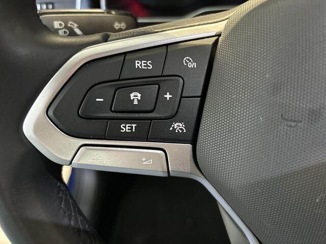 Volkswagen Taigo 1.0 Tsi 115pk R-Line Business · Camera · Keyless · P-Sensoren · IQ.Light · Apple/Android Car Play · 17'' Inch ·