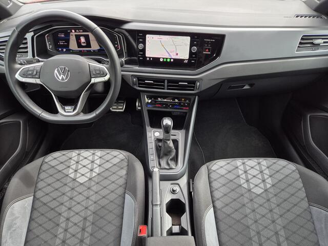 Volkswagen Taigo 1.5 TSI R-Line Automaat / Comfort-pakket / R-line pakket / Design-pakket / Apple Carplay Android Auto / Glazen schuif- en kanteldak / Achteruitrijcamera / Adaptief CC / Stoelverwarming / Trekgewicht 1200 kg / Keyless Entry/Start /