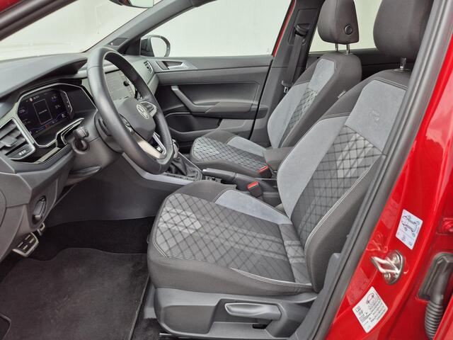 Volkswagen Taigo 1.5 TSI R-Line Automaat / Comfort-pakket / R-line pakket / Design-pakket / Apple Carplay Android Auto / Glazen schuif- en kanteldak / Achteruitrijcamera / Adaptief CC / Stoelverwarming / Trekgewicht 1200 kg / Keyless Entry/Start /