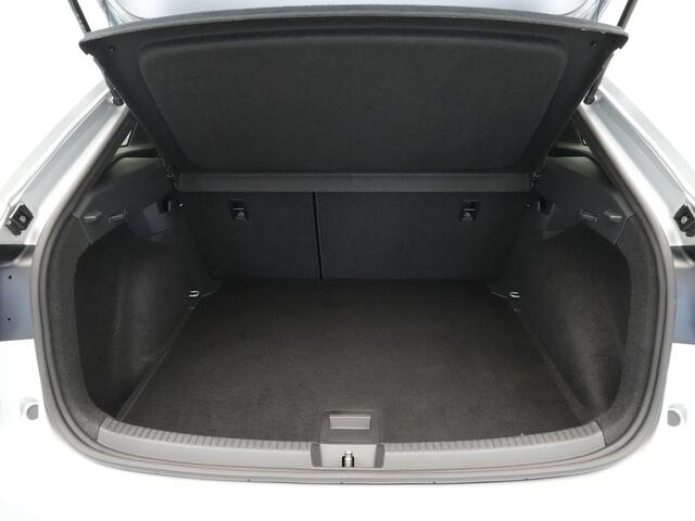 Volkswagen Taigo 1.0 TSI 110pk R-Line Panorama Navi via App Camera Keyless Stoelverwarming