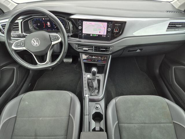 Volkswagen Taigo 1.0 TSI Style Automaat / Design-pakket / Dakpakket / Glazen schuif- en kanteldak / Keyless Entry/Start / Achteruitrijcamera / Adaptief CC / Draadloze telefoon lader / Apple Carplay Android Auto / Navigatie /
