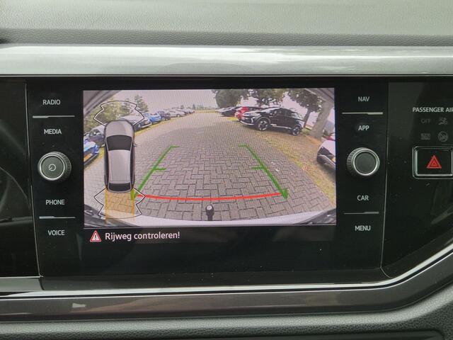 Volkswagen Taigo 1.0 TSI Style Automaat / Design-pakket / Dakpakket / Glazen schuif- en kanteldak / Keyless Entry/Start / Achteruitrijcamera / Adaptief CC / Draadloze telefoon lader / Apple Carplay Android Auto / Navigatie /