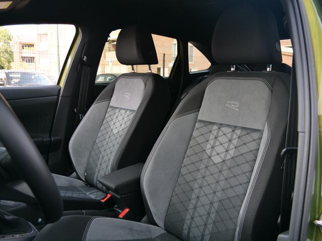 Volkswagen Taigo 1.0 TSI 110pk R-Line Business Automaat Navigatie / Trekhaak / Camera / Stoelverwarming