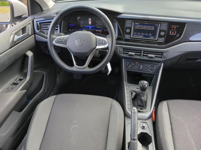 Volkswagen Taigo 1.0 TSI Life / FABRIEKSGARANTIE T/M 5-2027/ PARK. SENSOREN/ LED/ DIGITAL DASHBOARD/ AIRCO/ 16" LMV