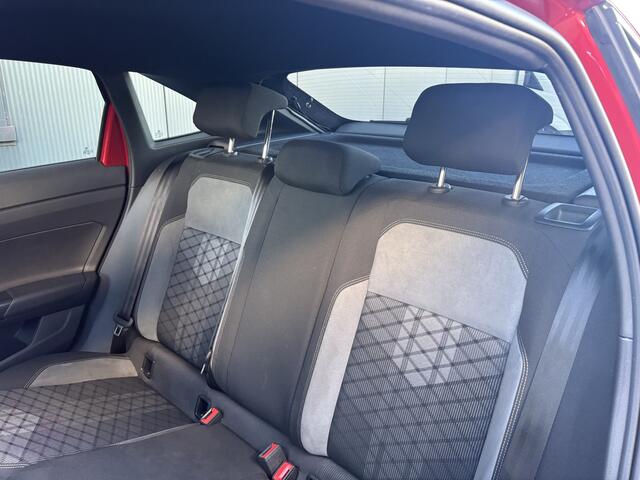 Volkswagen Taigo 1.0 TSi DSG R-Line Business SCHUIFDAK/KEYLESS/CAMERA/18INCH/DODEHOEK/ADAPT.CRUISE