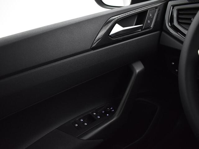 Volkswagen Taigo Life Edition 1.0 TSI 95 pk 5 versn. Hand · Achteruitrijcamera · Regensensor ·