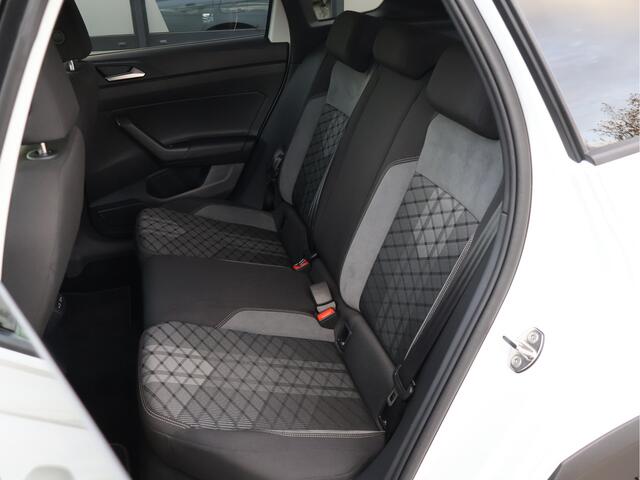 Volkswagen Taigo 1.0 TSI R-Line Automaat | IQ.Light | Cam | Carplay | 18" LMV | Keyless |