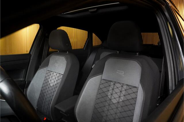 Volkswagen Taigo 1.5TSI/150pk R-Line Blackstyle DSG Automaat|2022|Panoramadak|Beats|Trekhaak|18" LMV|Cruise+ACC|PDC+Assist+Camera|Matrix LED|Side Assist|Virtual Cockpit
