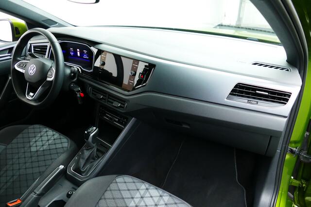 Volkswagen Taigo 1.5 150pk TSI R-Line Business. Virt Cockpit, StoelVerw, IQ Led, Camera, Haak 1200kg