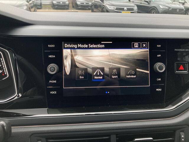 Volkswagen Taigo 1.0TSI/115PK R-Line DSG · Keyless · Apple Carplay/Android Auto · Camera + Parkeersensoren · Stoelverwarming · Clima · 18'' velgen · Garantie t/m 27-03-2027