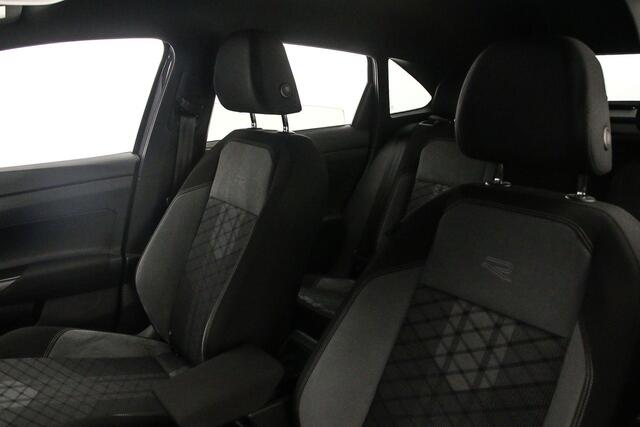 Volkswagen Taigo R-Line 1.0 TSI 110pk DSG Automaat Adaptive cruise control, Achteruitrijcamera, Navigatie, LED koplampen, App connect, Stoelverwarming, Parkeersensoren