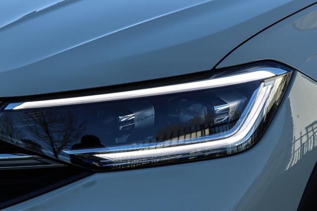 Volkswagen Taigo R-Line 1.5 TSI DSG Pano l Adaptive l VOL OPTIE