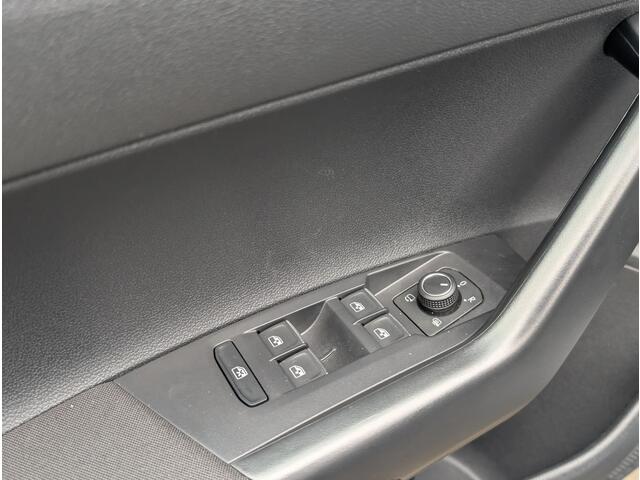 Volkswagen Taigo 1.0 TSI R-Line Edition 110Pk DSG7 | IQ-Drive | 18'' Misano | Camera | Stoelverw. |