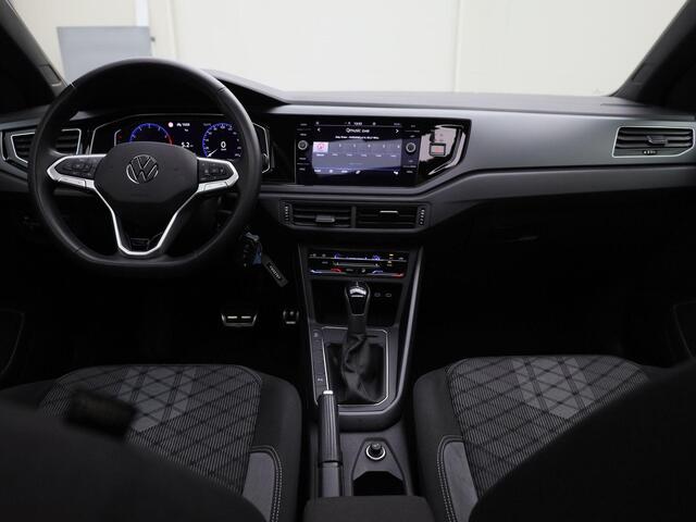 Volkswagen Taigo 1.0TSI/116PK R-Line DSG · Panoramadak · Apple/Android · Alcantara/Stof · Garantie t/m 06-03-2027