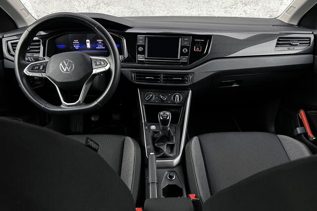 Volkswagen Taigo 1.0 TSI Life | Camera | Stoelverwarming | Adaptieve cruise control | LED