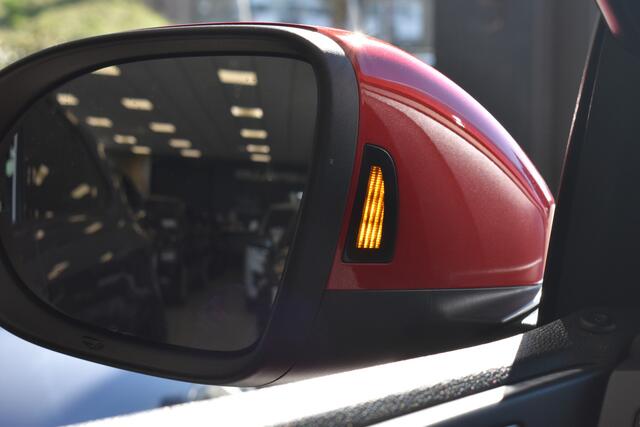 Volkswagen Taigo 1.0 TSI R-Line Business Automaat | 3X R-Line | BSM | Navi | Digitaal Dash | Stoelverwarming | 12 mnd BOVAG garantie | Whatsapp 06-53188999