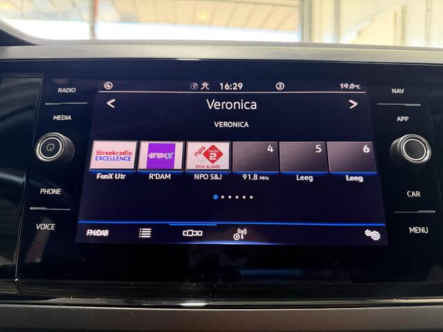 Volkswagen Taigo 1.0 TSI R-Line Business 3x R-LINE | NAVIGATIE | CAMERA | KEYLESS ENRY/GO | STOEL VERWARMING | CRUISECONTROL | ANDORIOD/APPLE CAR PLAY |