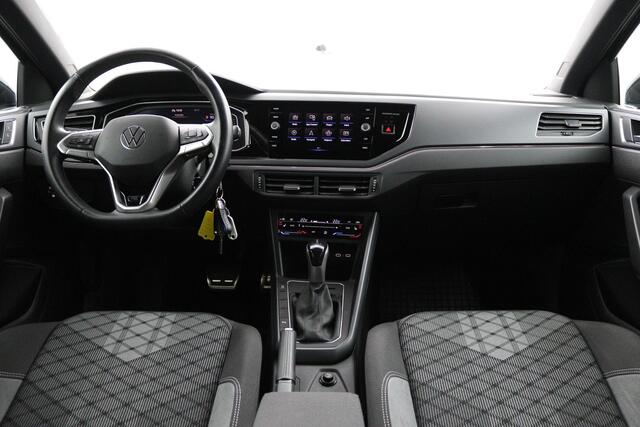 Volkswagen Taigo 1.5 TSI R-Line Business | Climate Control | Stoelverwarming | Trekhaak | Parkeercamera