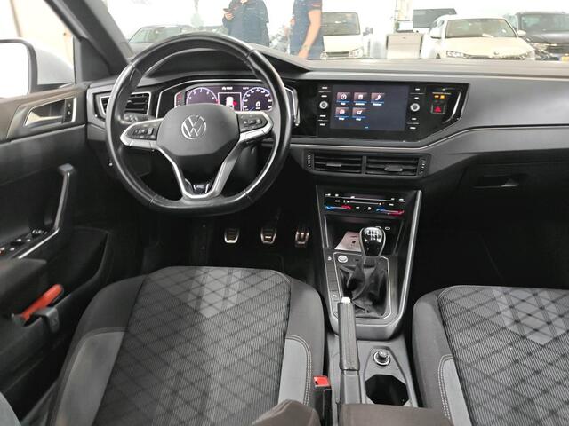 Volkswagen Taigo 1.0 TSI R-Line Panorama dak / Keyless / Virtual cockpit / Climate control / Adaptive Cruise / Led verlichting