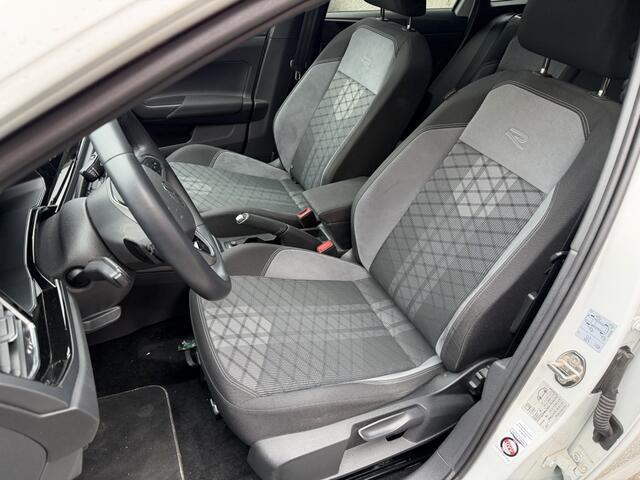 Volkswagen Taigo 1.0 TSI R-Line Pano IQ Light ACC Virtual Camera