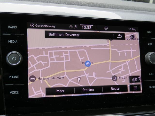 Volkswagen Taigo 1.0 TSI DSG-aut. STYLE / Camera / Led / Stoelverw. / Sportstoelen / Navi / 17 Inch / BOVAG garantie