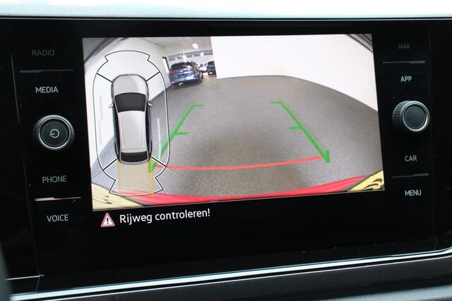 Volkswagen Taigo 1.5 TSI 150pk DSG Style DEMO ! Navigatie Apple Carplay/Android Auto Parkeersensoren Camera Virtual Cockpit Climate Control Lichtmetalen velgen