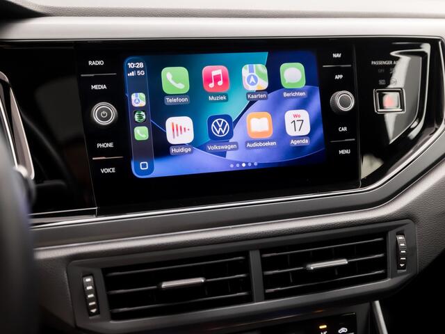 Volkswagen Taigo 1.0 TSI R-Line Sport Automaat (2X R-LINE, PANORAMADAK, APPLE CARPLAY, CAMERA, KEYLESS, STOELVERWARMING, SPORTSTOELEN, IQ LIGHT, GETINT GLAS, NIEUWSTAAT)