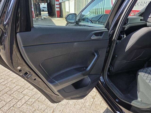 Volkswagen Taigo 1.5 TSI R-Line Business 18"/Trekhaak/IQ Light/Adaptieve cruise/Stoelverwarming/Camera/PDC v+a/Apple Carplay & Android Auto